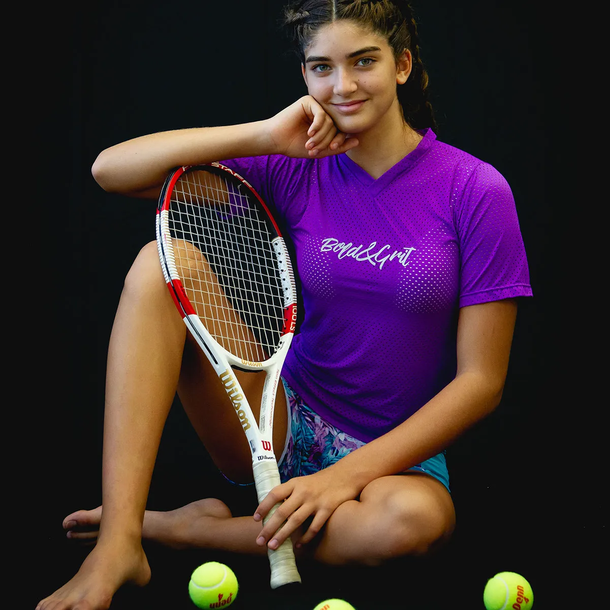 HAPPY - B&G V-NECK T-SHIRT