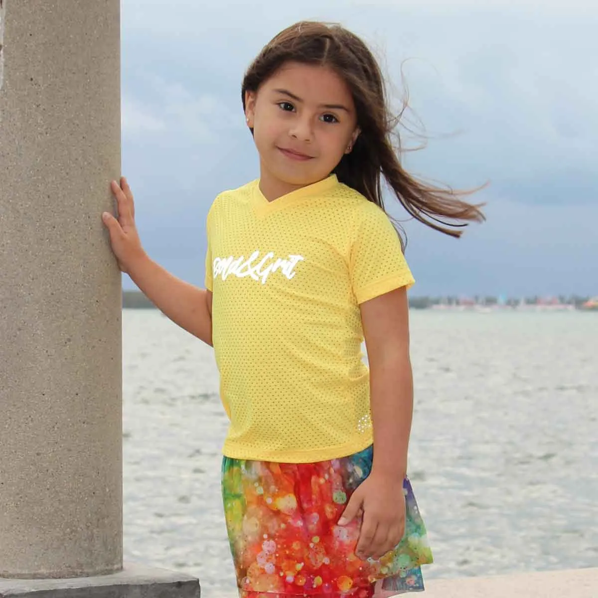 HAPPY - B&G V-NECK T-SHIRT
