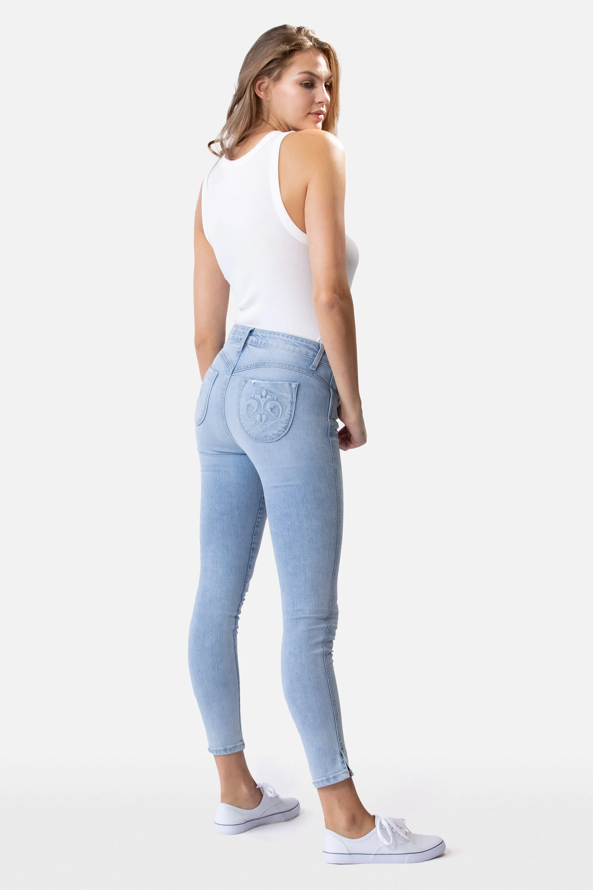 Lynette Skinny In Adore You