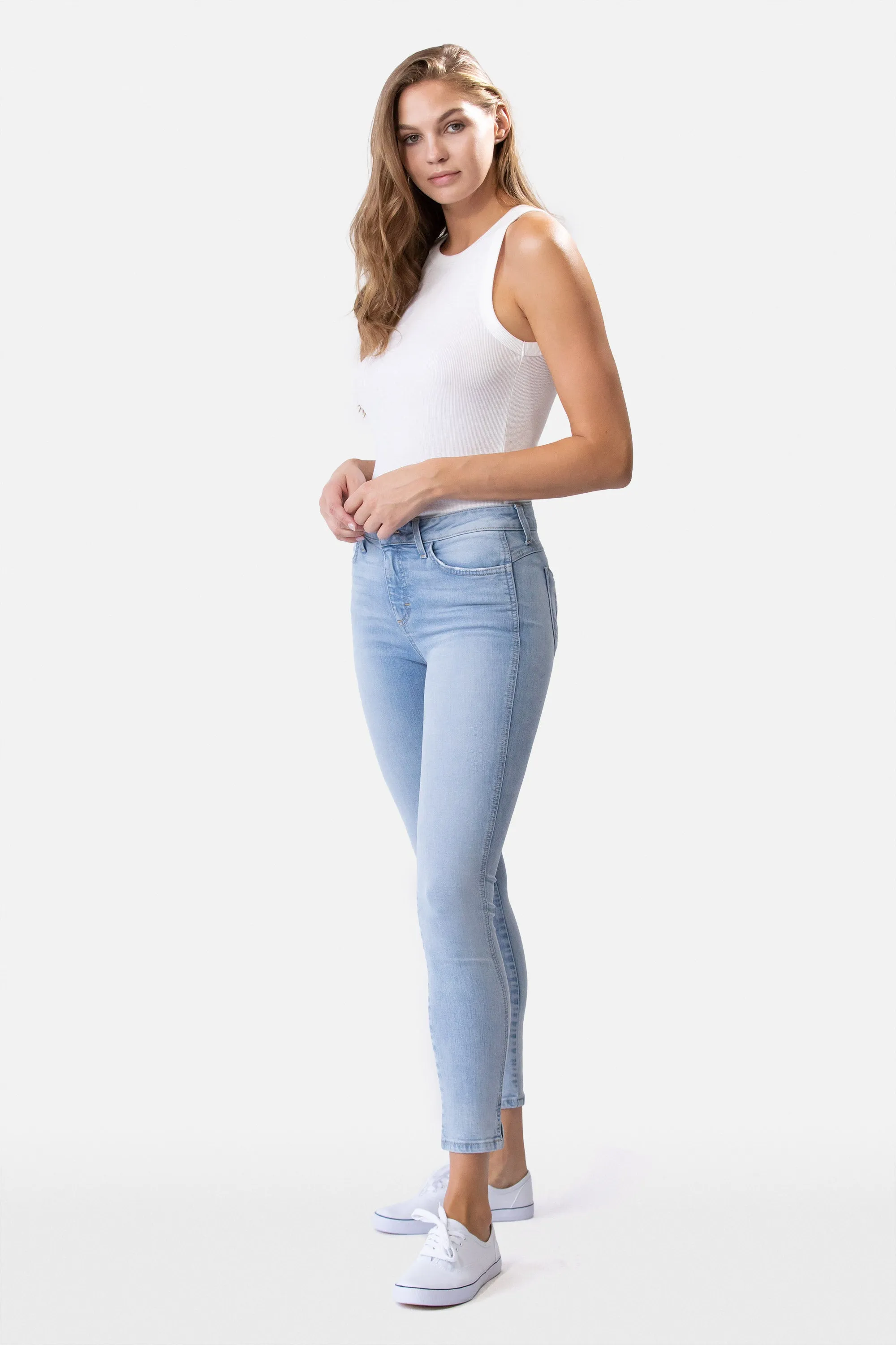 Lynette Skinny In Adore You